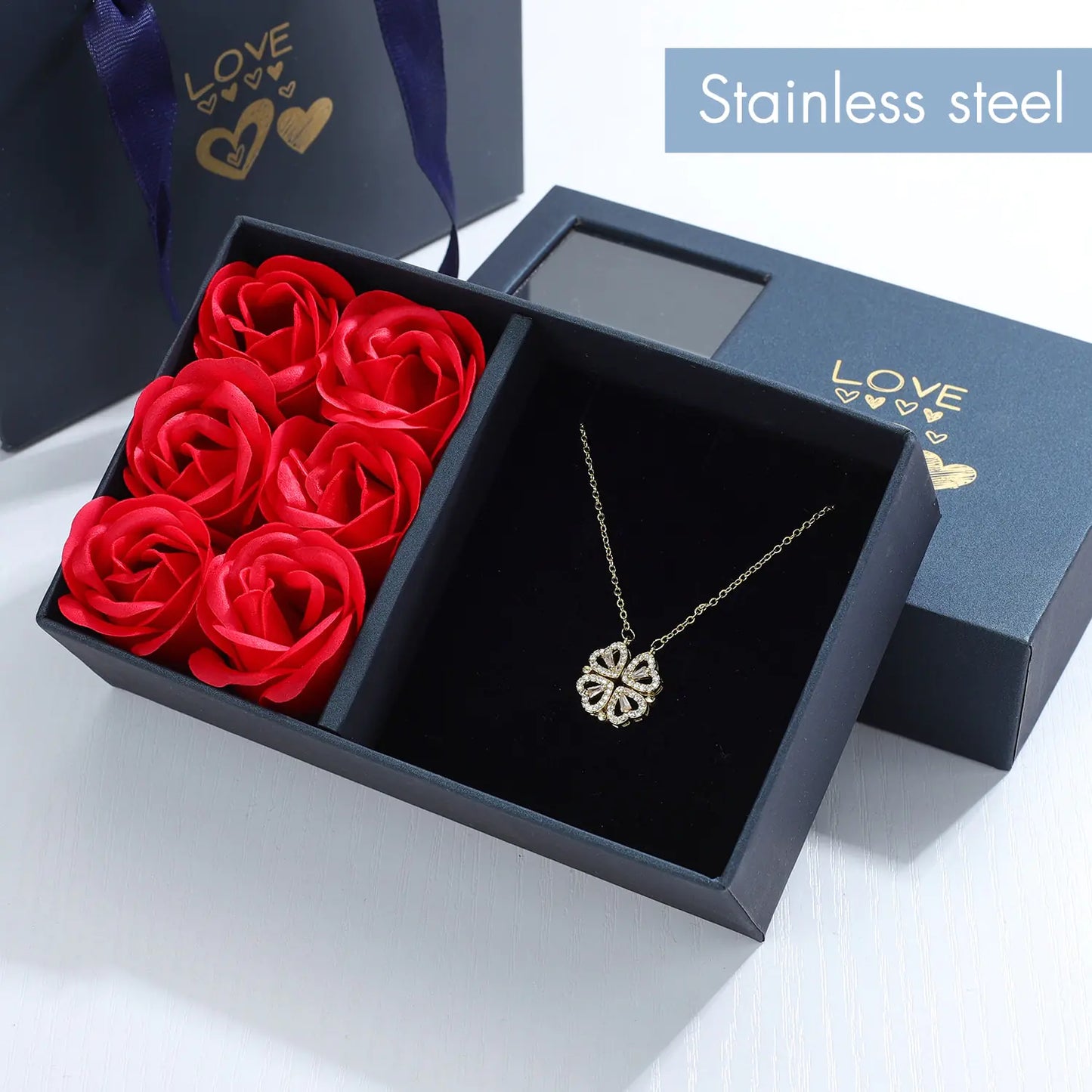 Caja de Regalo Rosa con Collar de Trébol de Cuatro Hojas y Collar de Corazón